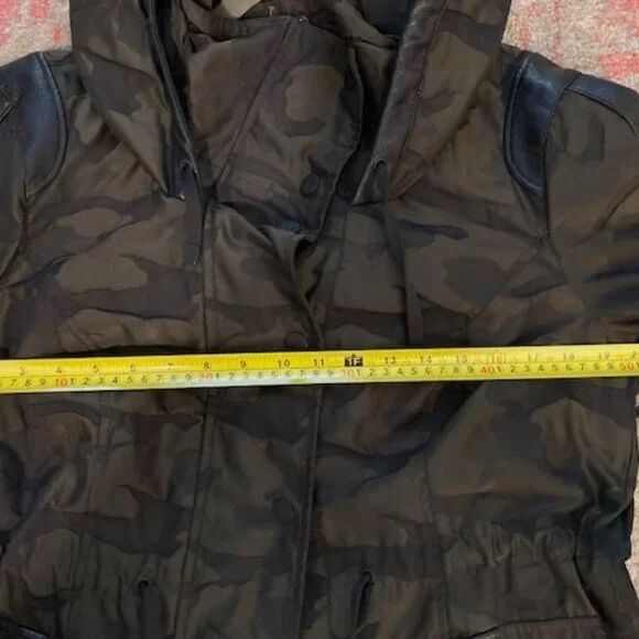 Blanc Noir Camo-Print Hooded Anorak Jacket - Picture 6 of 14